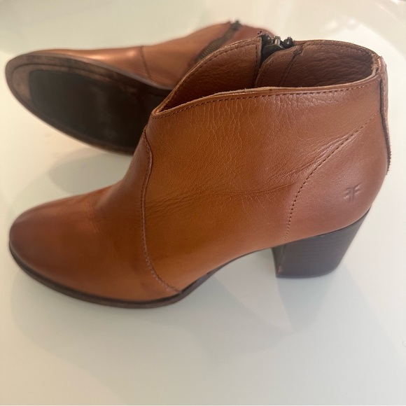 FRYE Nora Zip Short Ankle Boots Leather Women Size 7B Nutmeg Brown 79929 Western - Picture 1 of 9